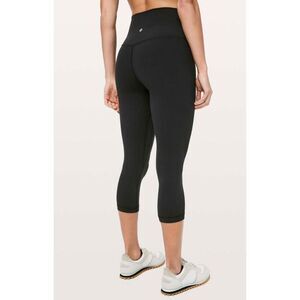 LULULEMON ATHLETICA Align Crop '21" in Black Size 4
